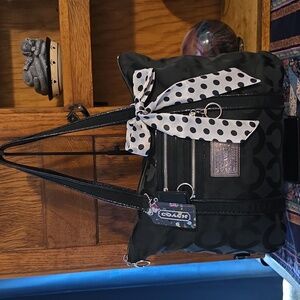 Coach Poppy Op Art Signature Tote Bag